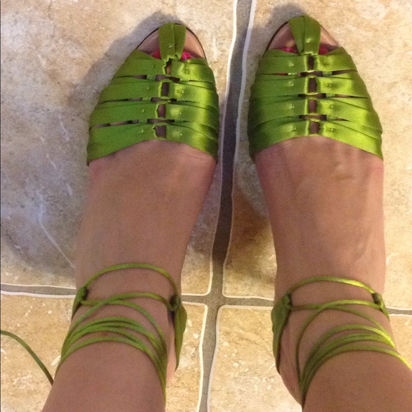 Gucci Shoes - Rare Gucci heels